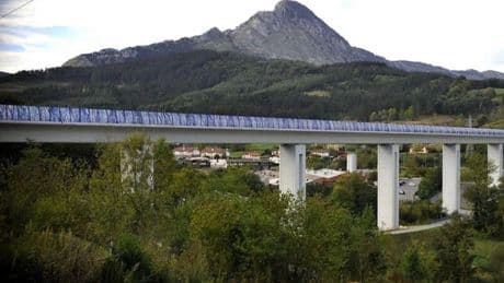 Muere un trabajador de 49 años en las obras del TAV en Atxondo tras caerle una pieza encima