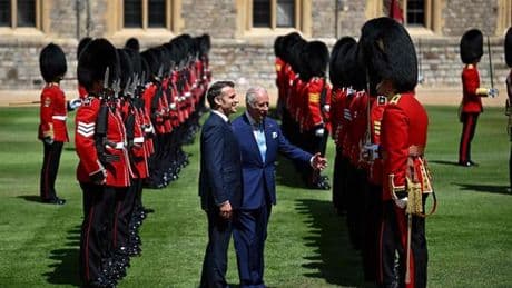 Visite d’Emmanuel Macron au Royaume-Uni : « véritable espoir » ou « affichage sentimental », la presse britannique partagée