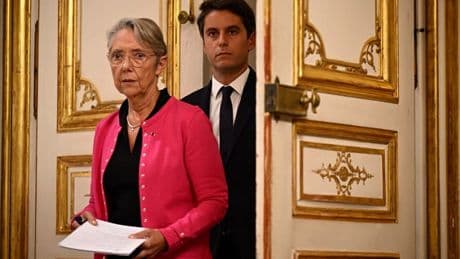 Interdiction du voile pour les moins de 15 ans: Élisabeth Borne a "les plus grands doutes sur la constitutionnalité" de la mesure