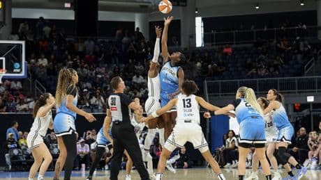 Polémica en la WNBA: lanzan juguetes sexuales a las jugadoras de las Golden State Valkyries