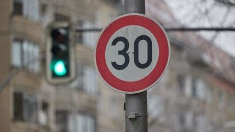 Verkehrsideologie bremst nur aus – Tempo 50 muss zurück!