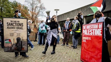Radboudumc, Amsterdam UMC en LUMC Leiden weigeren lezing Israëlische arts Amit Frenkel: ’Totale waanzin’