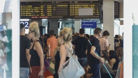 Renfe y Adif, colapsados por los incendios, mientras Puente insiste con sus burlas en X