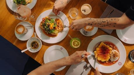 Auf die Uhrzeit kommt es an - Studie deckt auf, wann Essen dick macht
