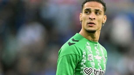 Manchester United finally agree deal for flop to leave on loan