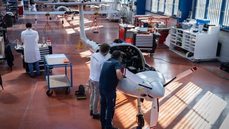 Kits de guidage de bombes, gyroscopes, drones tactiques... À Montluçon, «la pépite discrète de Safran» tourne à plein régime
