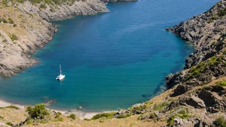 La cala escondida de la Costa Brava que poco conocen: solo se puede descubrir en barco