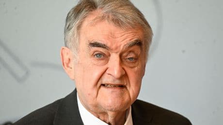 Extremismus: AfD-Mitglieder aus Staatsdienst entfernen? Reul skeptisch