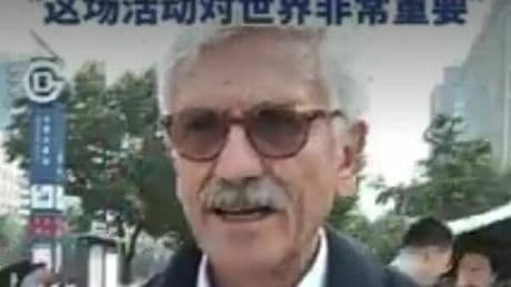 Massimo D'Alema in Cina alla parata della vittoria di Xi Jinping: «Spero in un messaggio di pace da Pechino»
