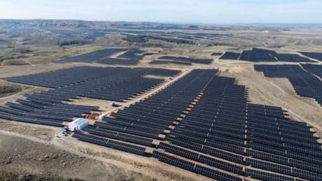 La fotovoltaica huye de la sospecha por el apagón y pide subastas y almacenamiento para evitar fuga de inversiones por la luz a 0€