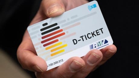 Bundespolitik: Deutschlandticket laut Städtetag für 2026 nicht gesichert