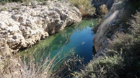 La fantástica ruta de Almería que rompe con el desierto: un oasis con río y cascadas