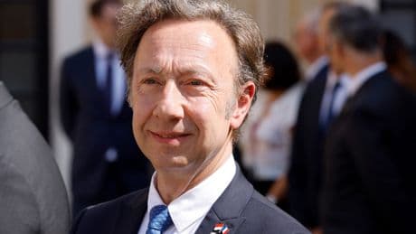 Radio : Stéphane Bern quitte Europe 1 pour ICI et le service public