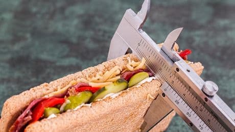 La clave para perder peso, según los nutricionistas: no seguir una sola dieta