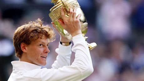 Un demoledor Jannik Sinner destrona a Carlos Alcaraz en Wimbledon