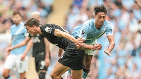 Tijjani Reijnders belandt in horror-show met Manchester City en gaat hard onderuit tegen Tottenham