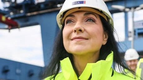 Reiche fordert schnelleren Ausbau der Infrastruktur