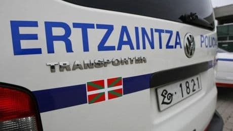 Denuncian la aparición de pintadas contra un ertzaina que entrena al equipo de fútbol de Amurrio