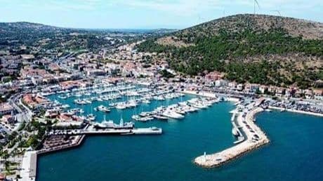 Ünlü tatil beldesinde tatilcilere ikinci şok! Su kesintileri 10 saate çıktı