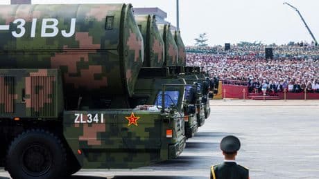 Missiles intercontinentaux, drones, armes laser… L’impressionnant arsenal militaire de la Chine dévoilé au monde