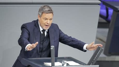 Habeck zieht sich aus Bundestag zurück – Lesermeinungen polarisieren