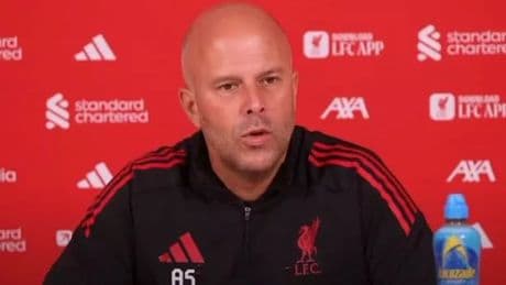 Arne Slot makes Alexander Isak admission after Mo Salah reveals problem with Hugo Ekitike