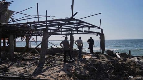 À Gaza, le café Al-Baqa détruit par une frappe israélienne: «Les forces d'occupation n'ont aucune excuse»