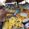 REPORTAGE. "Une banane le matin, deux clémentines au goûter" : les Français ne mangent pas assez de fruits et légumes à cause de leur prix