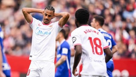 El infierno del peor Sevilla del siglo XXI: un club desnortado sin el respaldo de la afición y con el Real Betis en auge