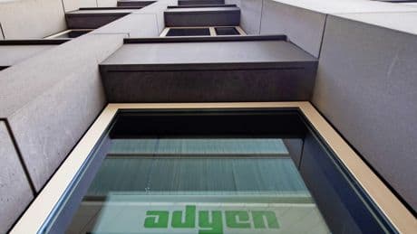 Adyen voelt impact van handelsoorlog: grote webshops uit China drukken op groei betalingsverwerker