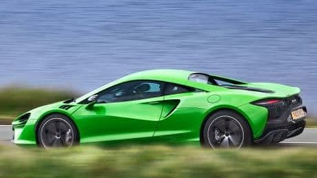 Unfall auf Autobahn Richtung München: Mann fährt McLaren zu Schrott
