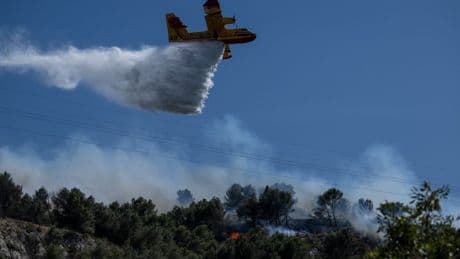 Incendies : les feux « fixés » à Marseille et Narbonne résonnent comme un avertissement