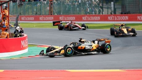 Piastri trotzt Regen-Chaos und gewinnt in Spa, Verstappen verpasst Podium
