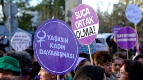 Cuma Hutbesinde giyim tarzına müdahaleye tepki: "Bu anlayışı mahkum edeceğiz"