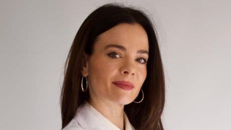 Helena Rodero, farmacéutica: "Los que toman kiwi con este fruto seco antes de dormir mejoran la calidad de sueño"