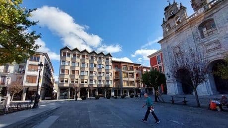 Desalojan a dos familias ante el riesgo de colapso de un edificio en Orduña