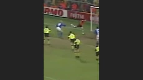 Ein Klassiker aus 1997 - Torwart Lehmann schreibt Bundesliga-Geschichte