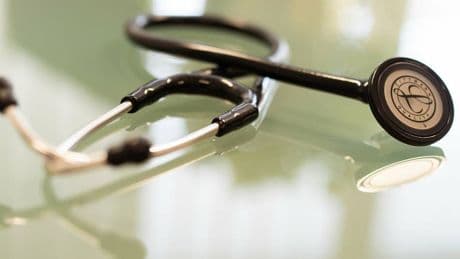 Zwei-Klassen-Medizin in Deutschland?: Bei diesen Ärzten warten Kassenpatienten am längsten