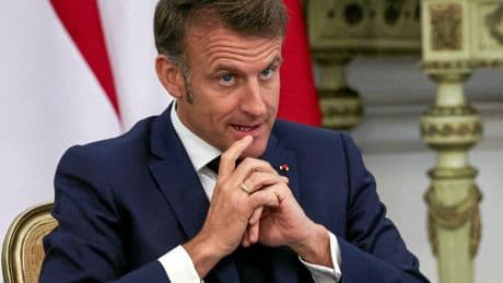 La dissolution, un an après : le roman noir d’un crash politique
