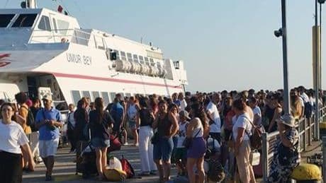 Deniz otobüsünde zamanla yarış! Rahatsızlanan yolcu için geri dönüldü