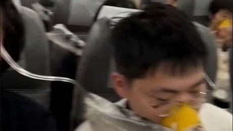 Passengers pen goodbye letters during plane's 26,000 ft drop, oxygen masks deployed