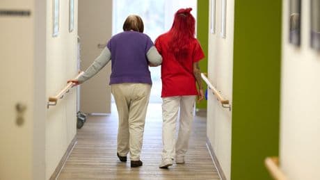 Pflege: Gerlach: Bayern hilft bei Suche nach Pflegeangeboten