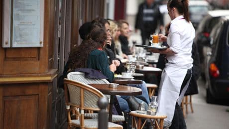 Extension des espaces sans tabac : restaurateurs et cafés demandent «l'ouverture d'une concertation immédiate»