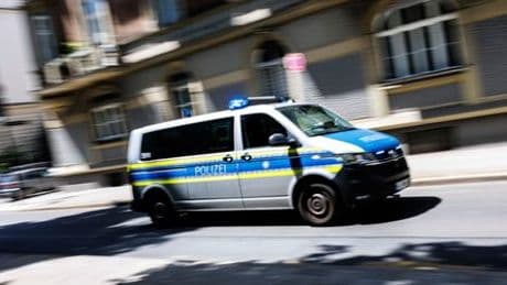 Ottobrunn bei München: Mann soll Zwölfjährige bedroht haben – die schnappt sich offenbar sein Messer und entkommt