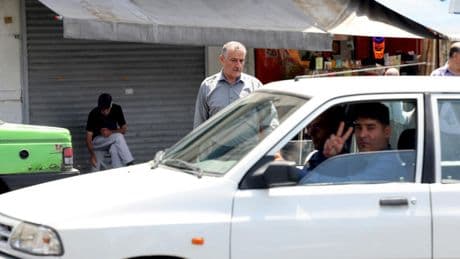 Iran: après la fin des bombardements israéliens, la vie reprend son cours à Téhéran