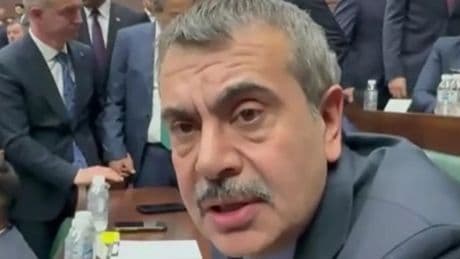 Milli Eğitim Bakanı Yusuf Tekin'den '4+4+4' açıklaması: İş dünyası ara eleman temininde güçlük çektiğini söylüyor