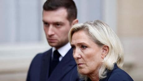 Le Pen exige a Macron elecciones anticipadas "exprés" en Francia tras negarse a sostener el Gobierno de Bayrou