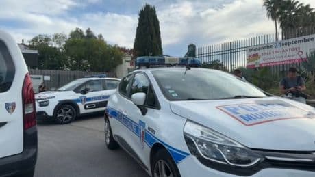 Projet de tuerie, attrait pour l'idéologie néonazie… Le profil inquiétant du suspect interpellé après l'attaque à Antibes