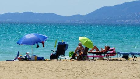 Wochenzeitung „The Economist“ - Die Deutschen haben zu viel Urlaub!