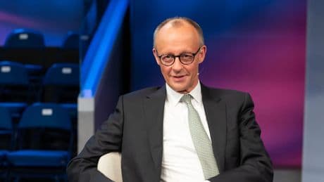 Streit um Grenzpolitik - Merz verpasst Merkel Seitenhieb im TV